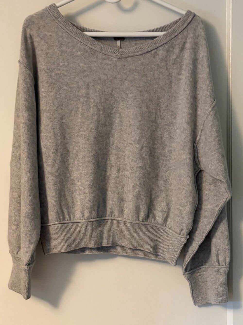 Free People 100% cashmere slouchy grey sweater size medium boho quiet luxury